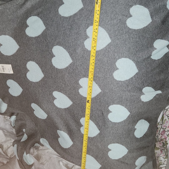 Gray Heart Pattern Sweater - Picture 4 of 4